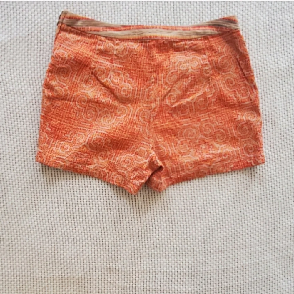 FREE PEOPLE ORANGE/CREAM MAYAN‎ LINEN SHORTS..SZ 4